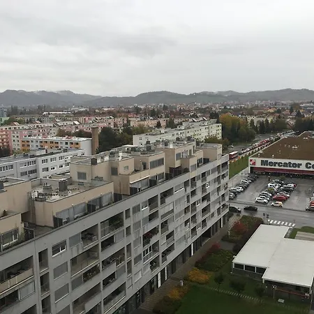 Banjac Tower Μαριμπόρ